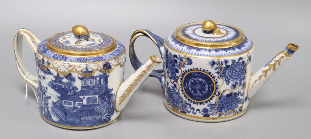 Two Chinese Qianlong blue and white teapots, tallest 13cm